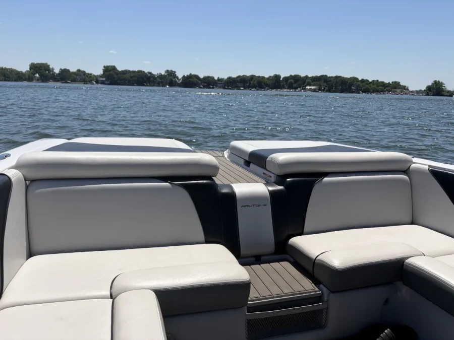2011-nautique-super-air-nautique-230-131435-image10.webp