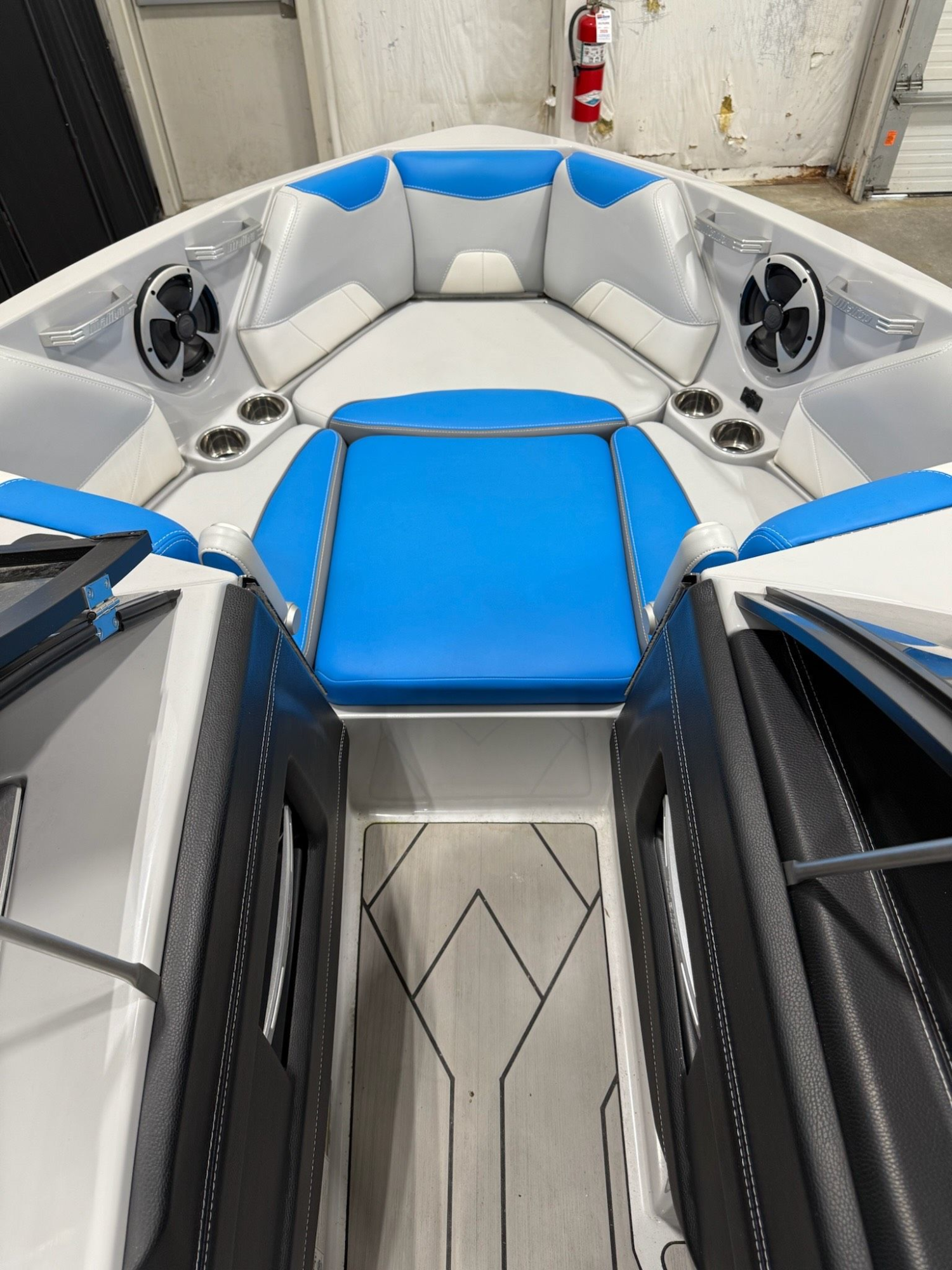 2020 Malibu 23LSV
