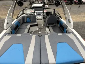 2018 Malibu Boats Wakesetter VLX for sale in Newark, Arkansas