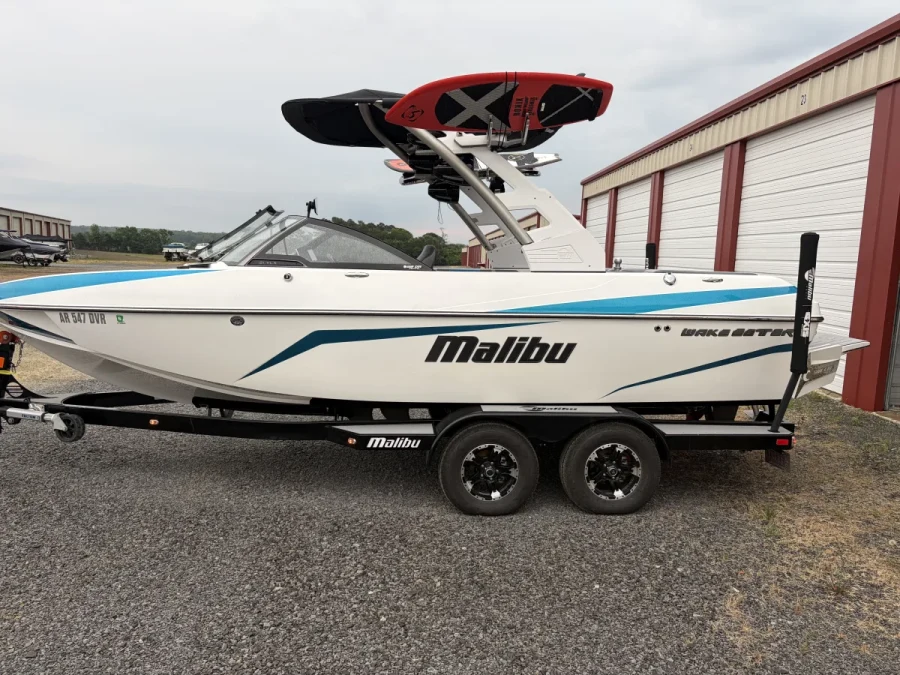 2018 Malibu Boats Wakesetter VLX for sale in Newark, Arkansas
