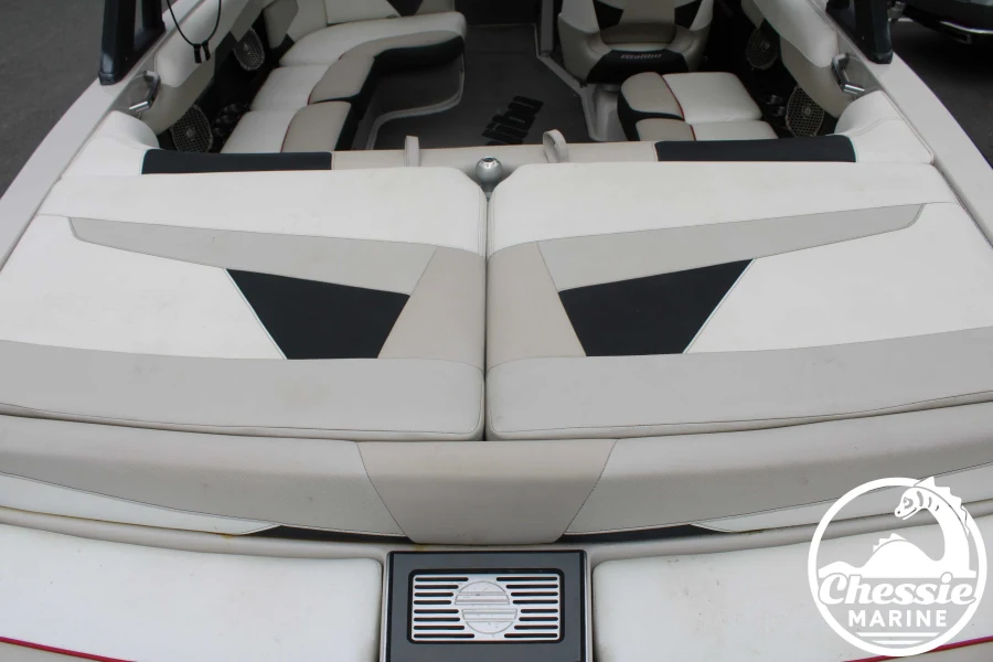 2016 Malibu Boats Wakesetter VLX for sale in Elkton, Maryland