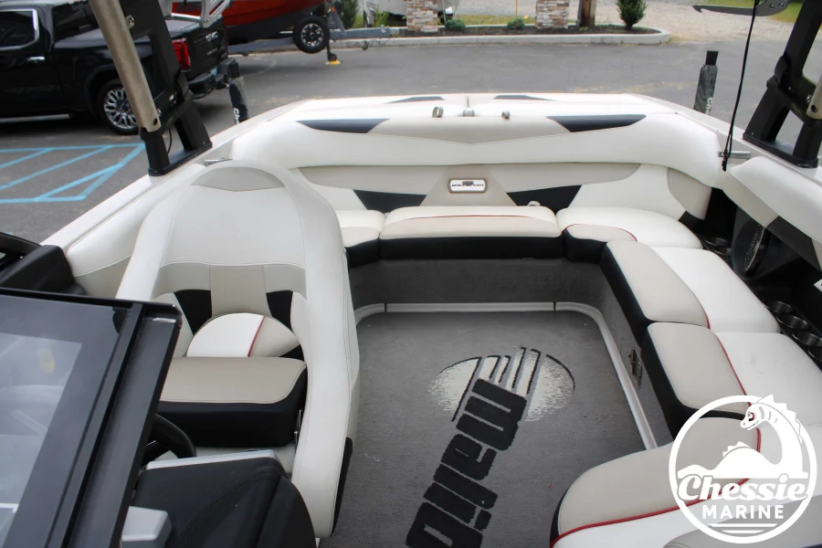 2016 Malibu Boats Wakesetter VLX for sale in Elkton, Maryland