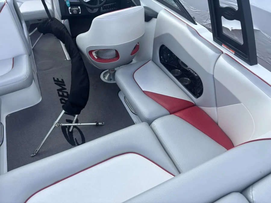 2015 2015 SUPREME S21, TRAILER, COVER for sale in Fargo, North Dakota