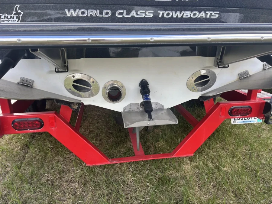 2015 2015 SUPREME S21, TRAILER, COVER for sale in Fargo, North Dakota