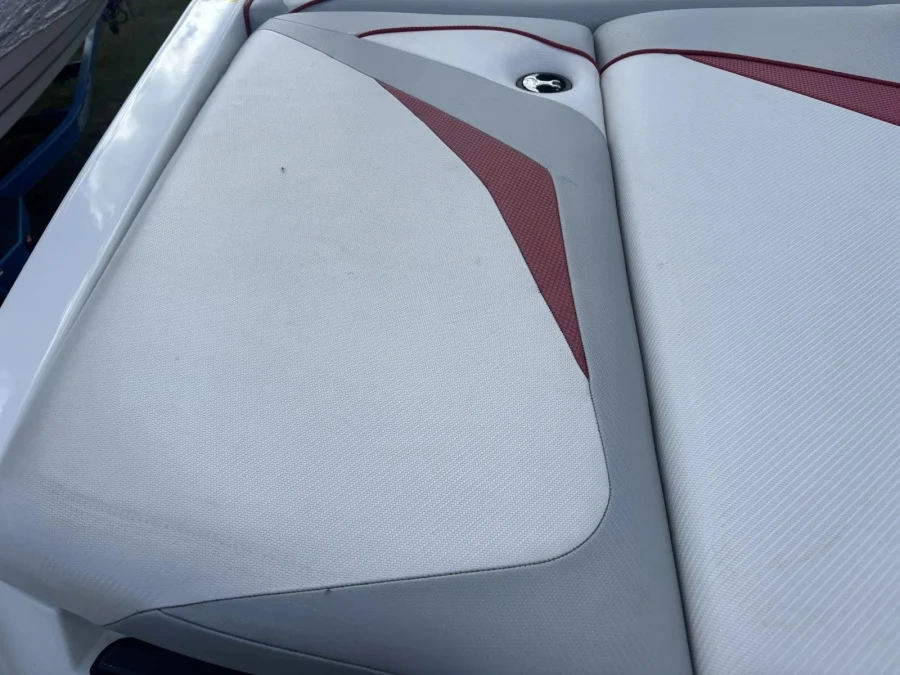 2015 2015 SUPREME S21, TRAILER, COVER for sale in Fargo, North Dakota