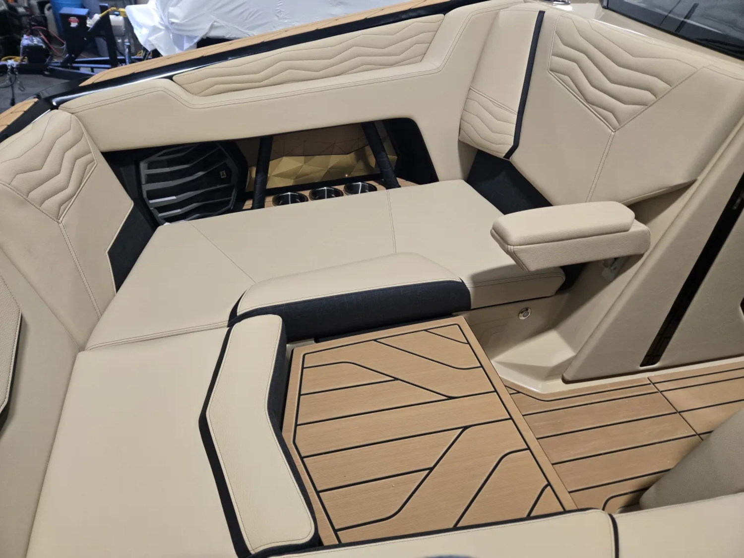 2026 Nautique G23