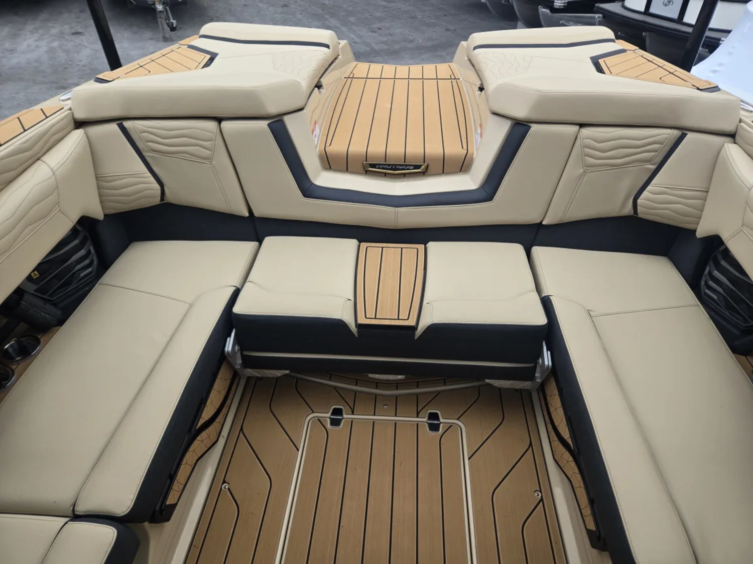 2026 Nautique G23