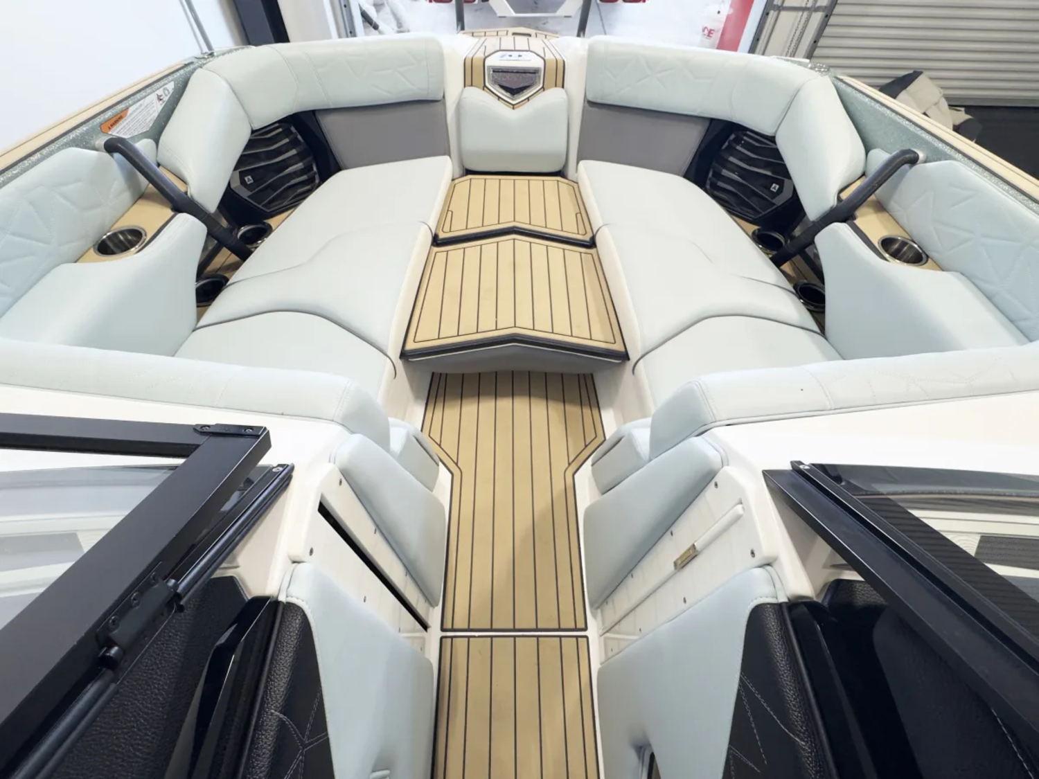2020 Nautique P23