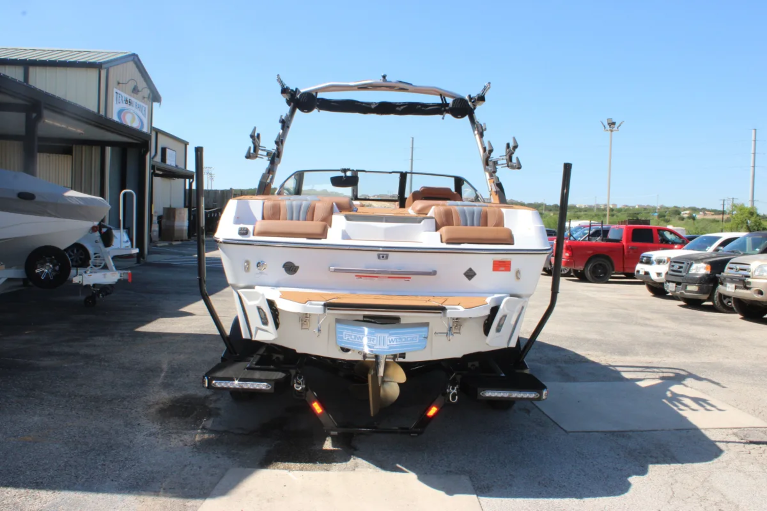 2026 Malibu 22 LSV