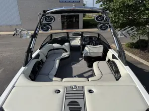 2011 Malibu Boats Wakesetter VLX for sale in Edmond, Oklahoma
