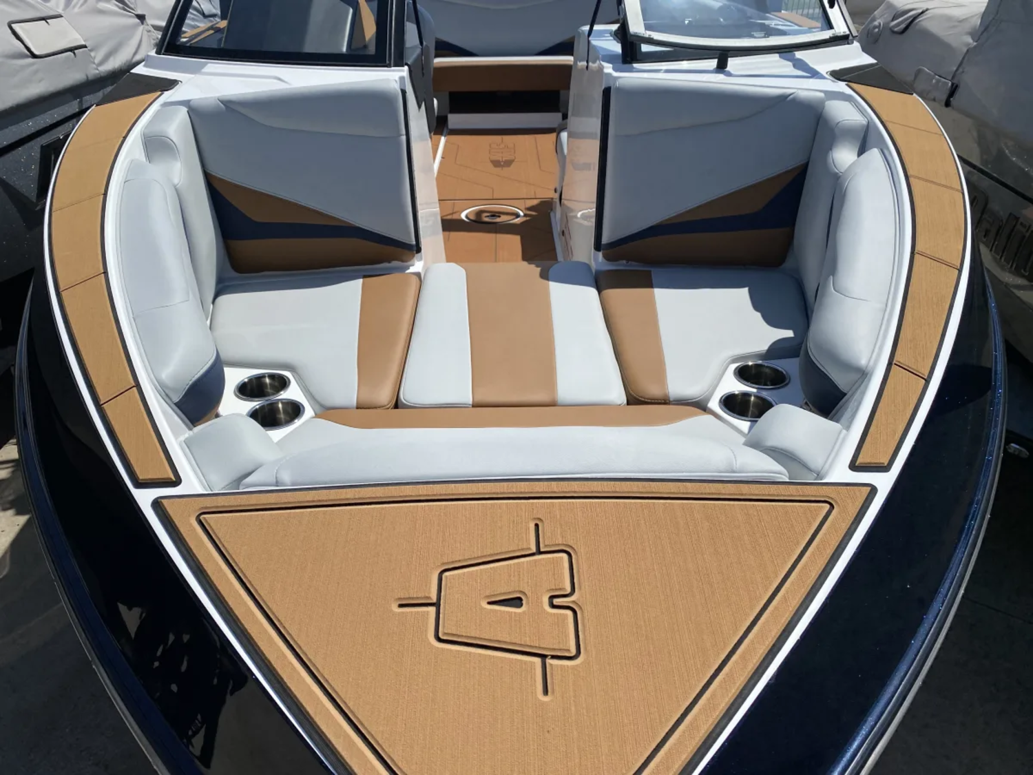2021 Axis Boats T23