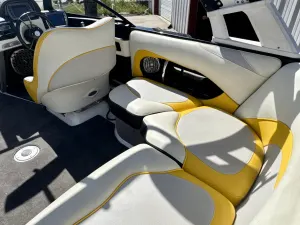 2015 Malibu Boats Wakesetter VTX for sale in Longmont, Colorado