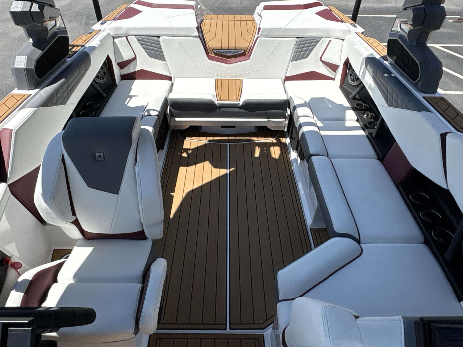 2026 Nautique S23