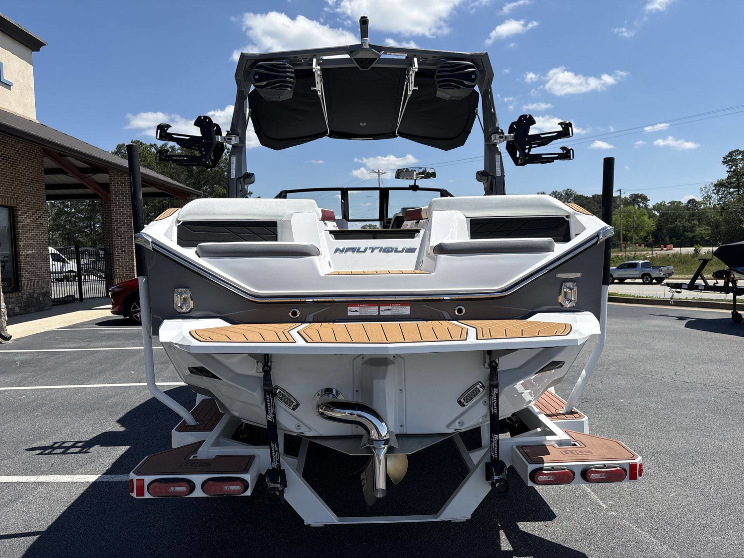 2026 Nautique S23