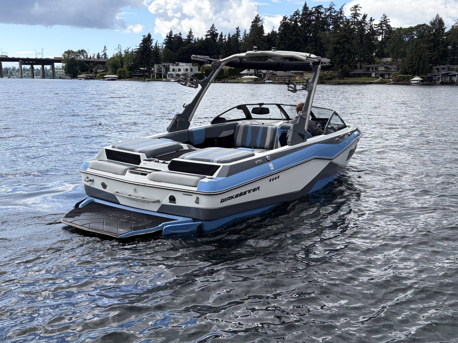 2024 Malibu 22 LSV