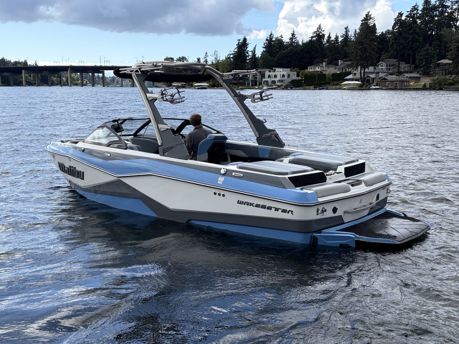 2024 Malibu 22 LSV