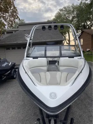 2005 Malibu Boats Wakesetter VLX for sale in Shakopee, Minnesota
