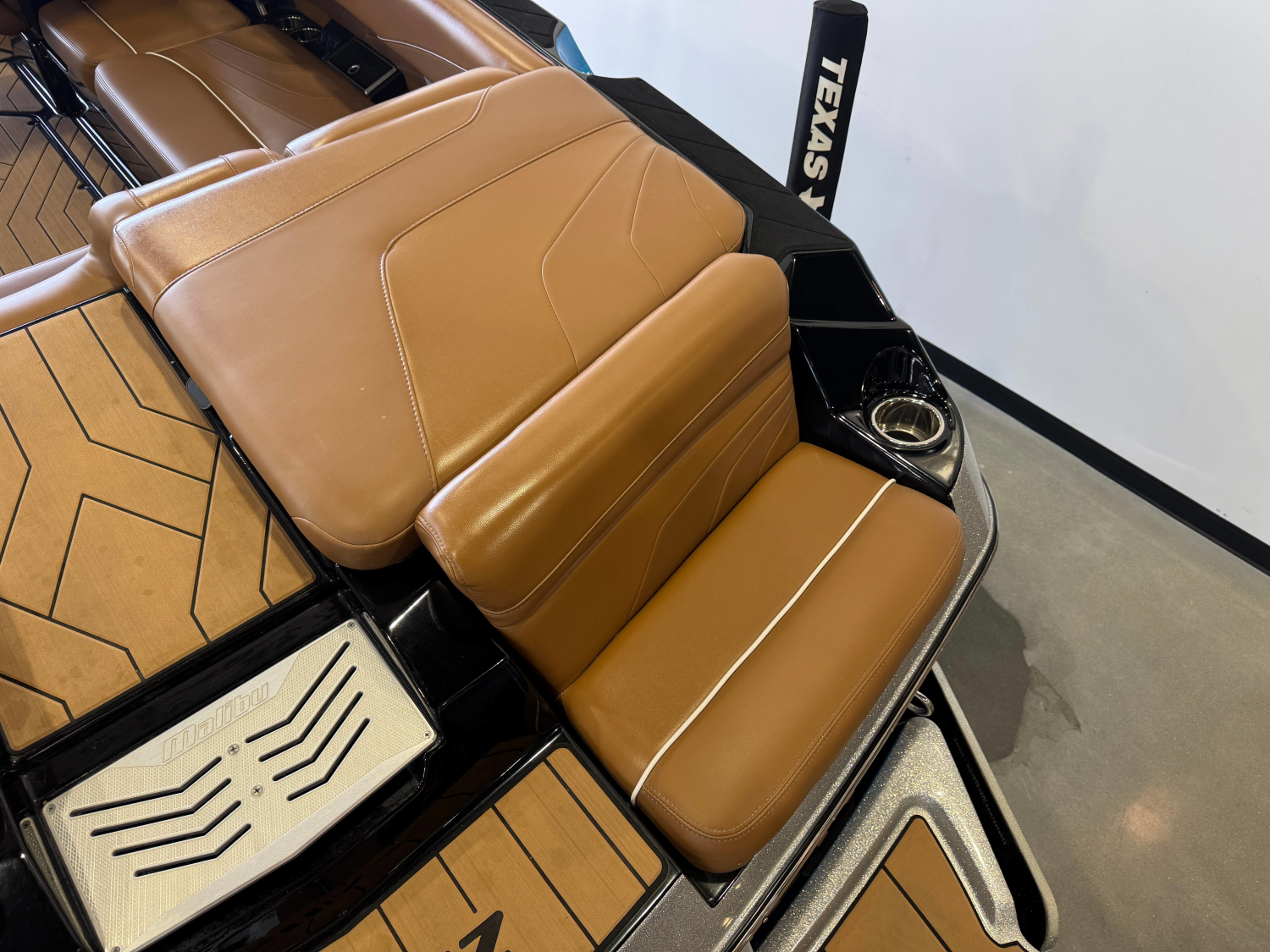 2019 Malibu 24 MXZ