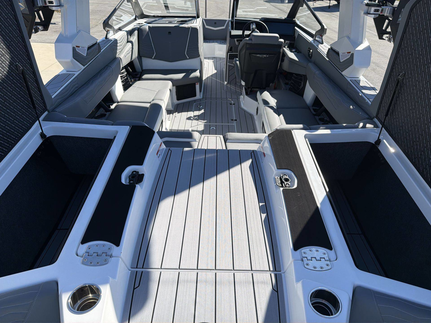 2026 Nautique G23