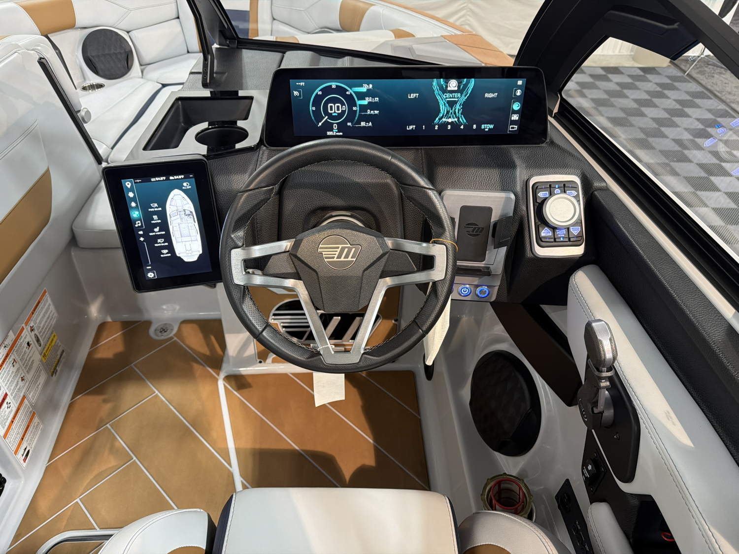 2025 Malibu 23 LSV