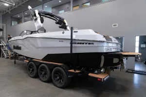 2026-malibu-wakesetter-24-mxz-131632-image3