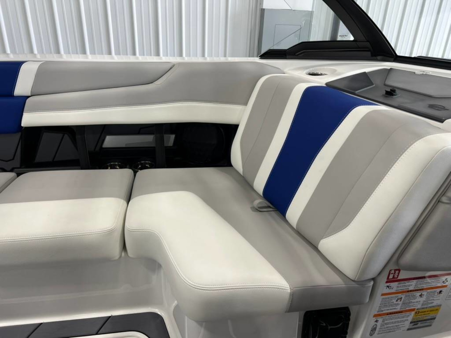 2026 Malibu 21 LX