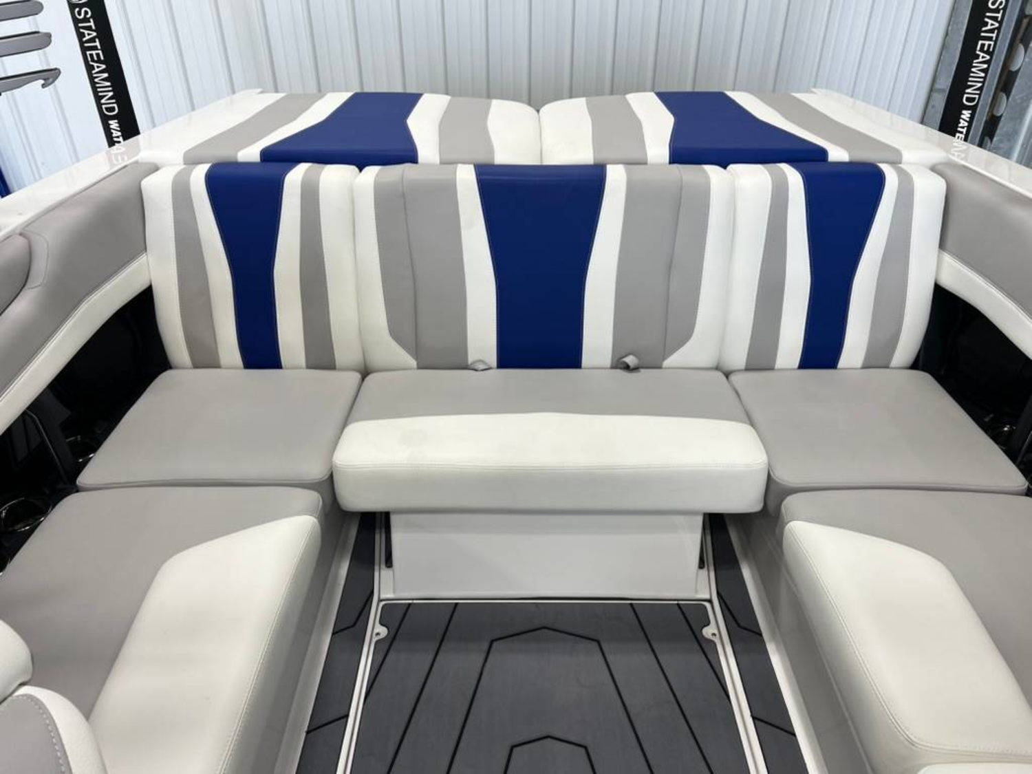 2026 Malibu 21 LX