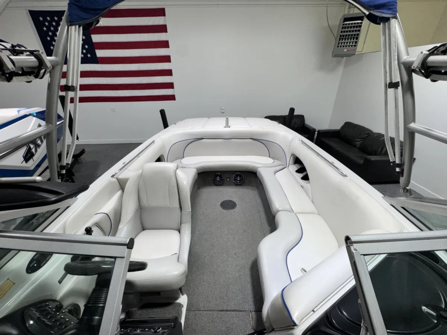 2005 Sanger V215 Original Owner Only 369 Hours
