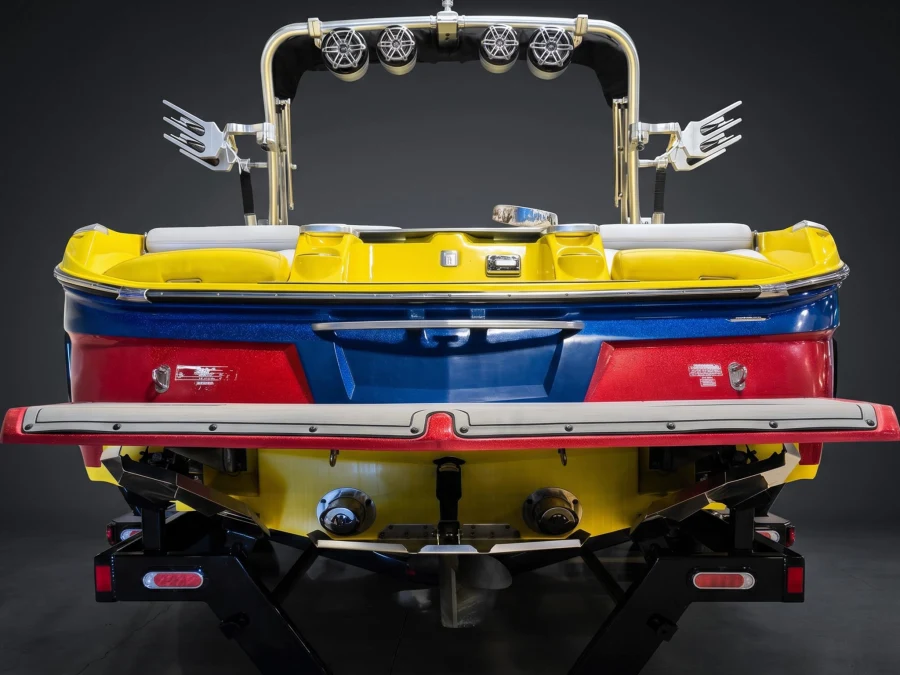 2016-mastercraft-x26-131736-image5