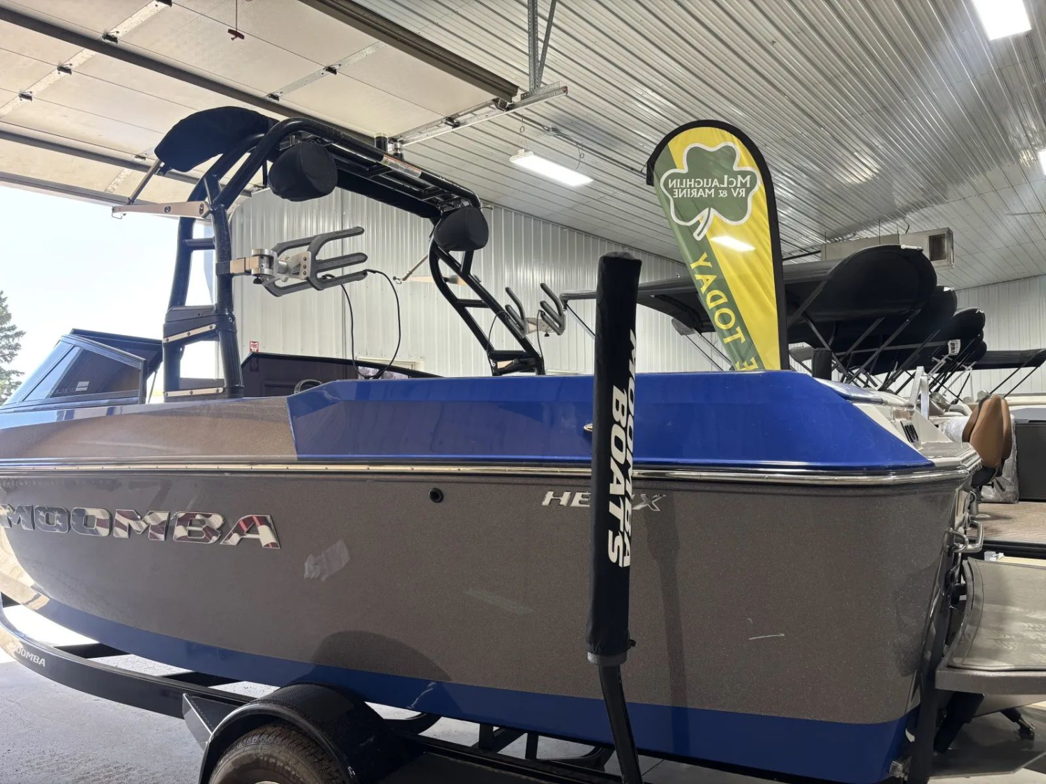 2016 MOOMBA HELIX