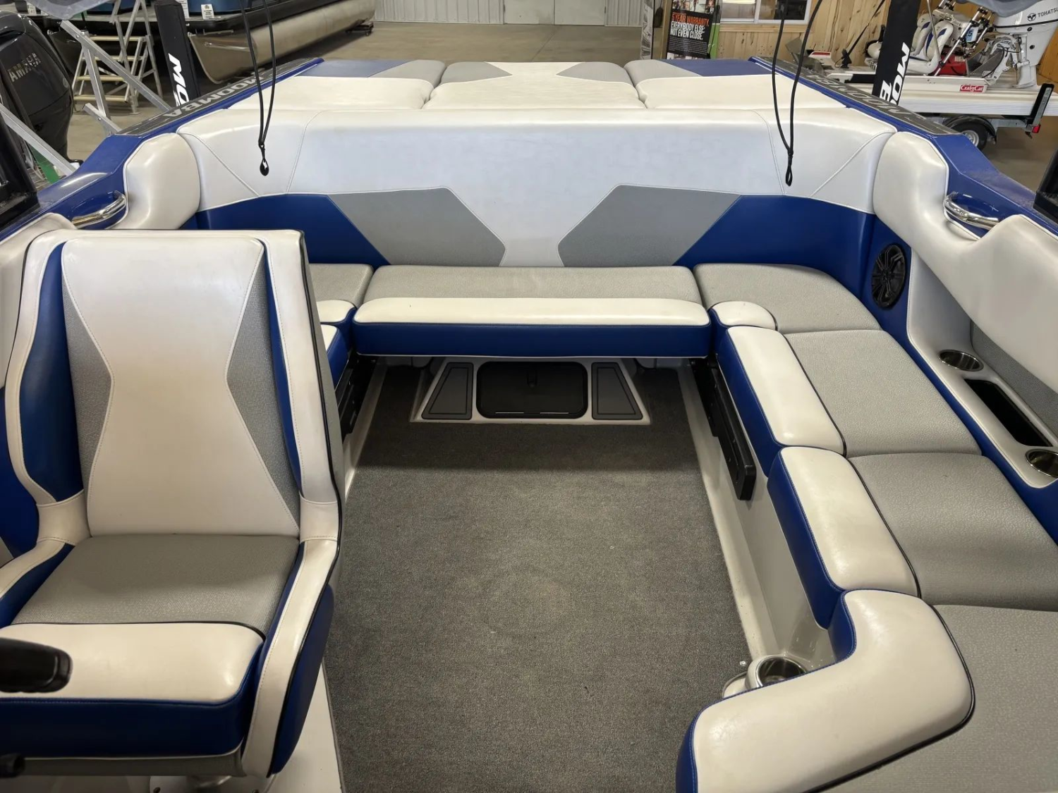 2016 MOOMBA HELIX