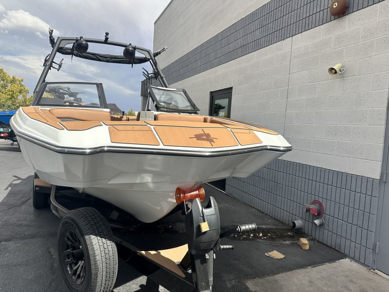 2025 Axis Wake Research A225