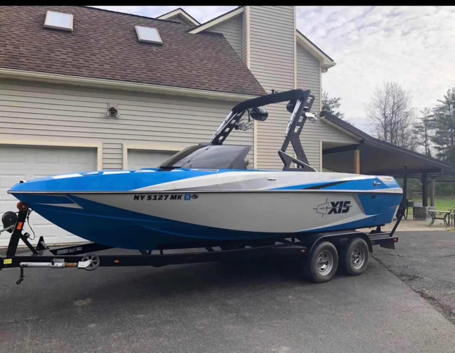 2015 AXIS T22