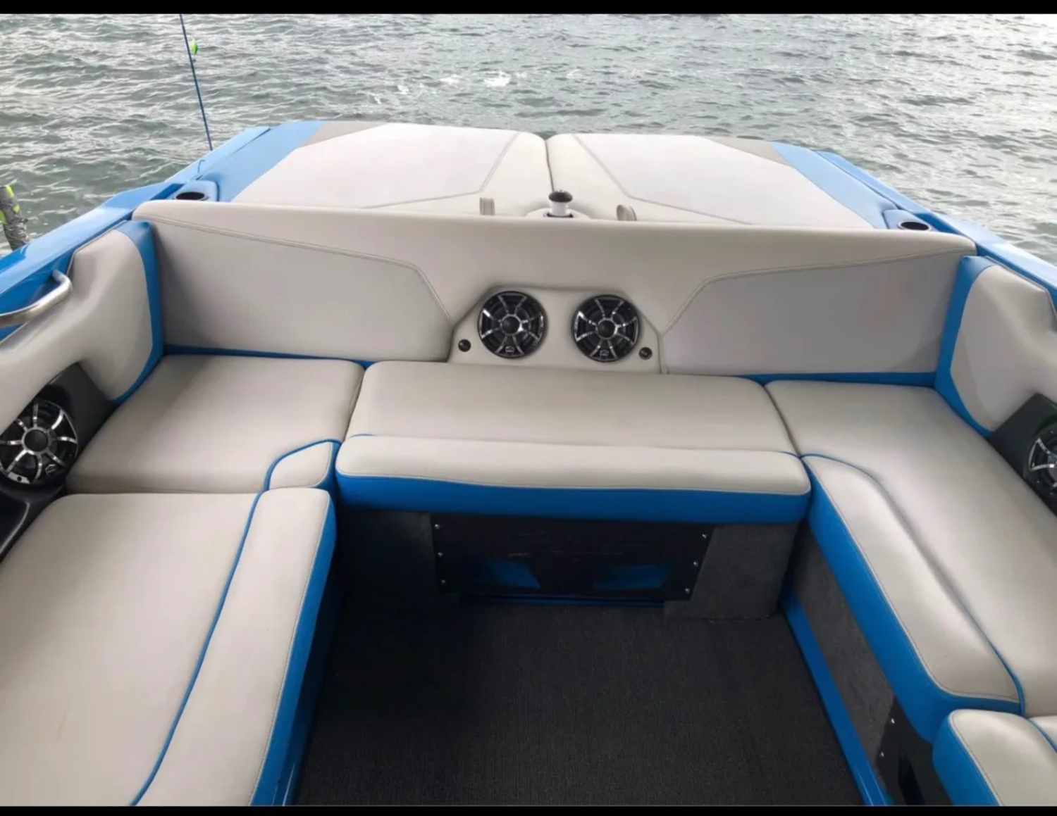 2015 AXIS T22