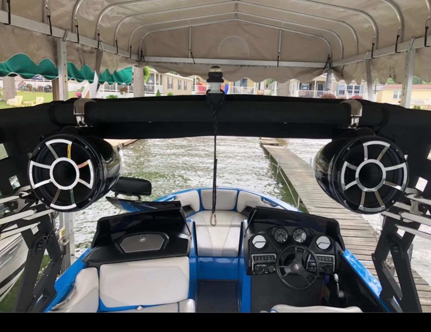 2015 AXIS T22