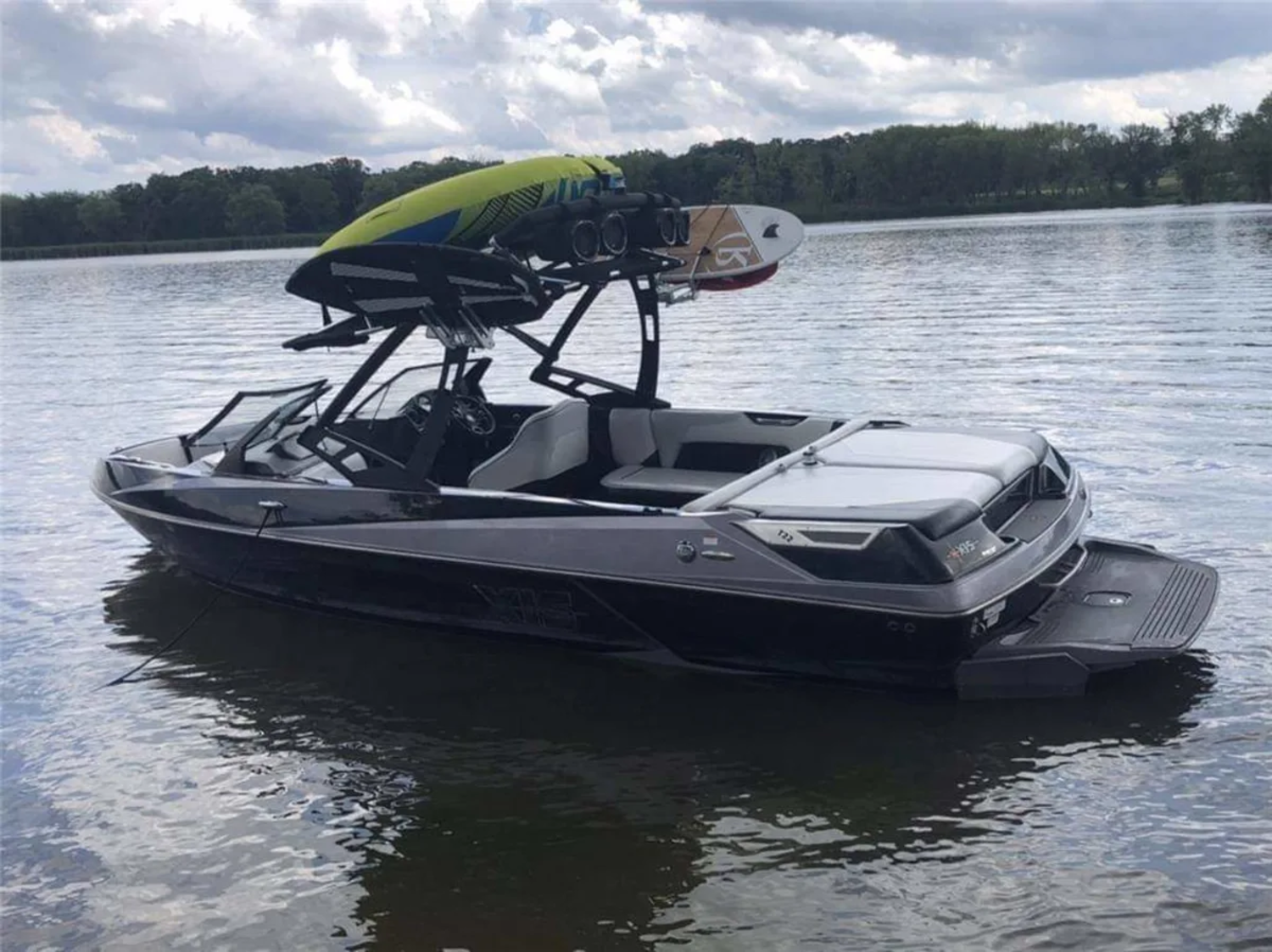 2014 Axis Boats T22