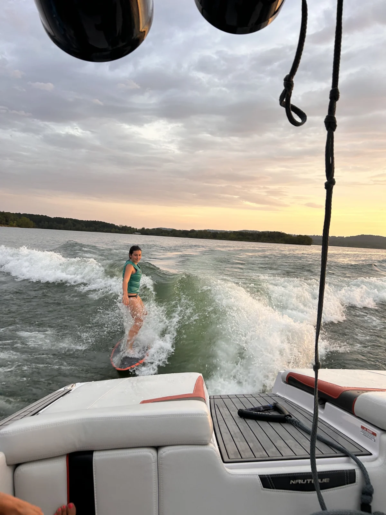 2014 Nautique 210