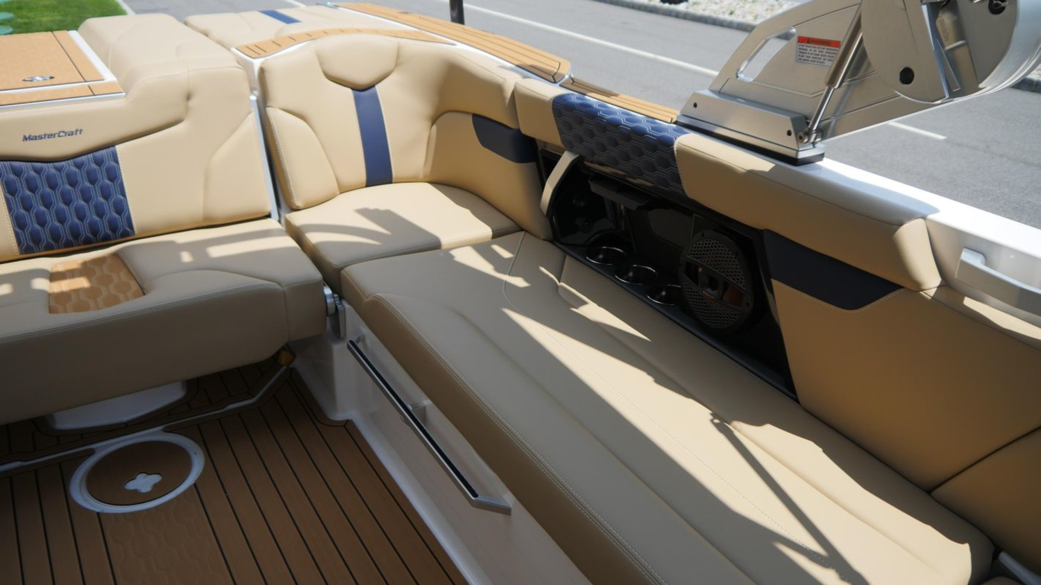 2025 MasterCraft XT23