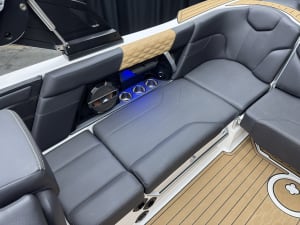 2022-mastercraft-xt23-112695-image10