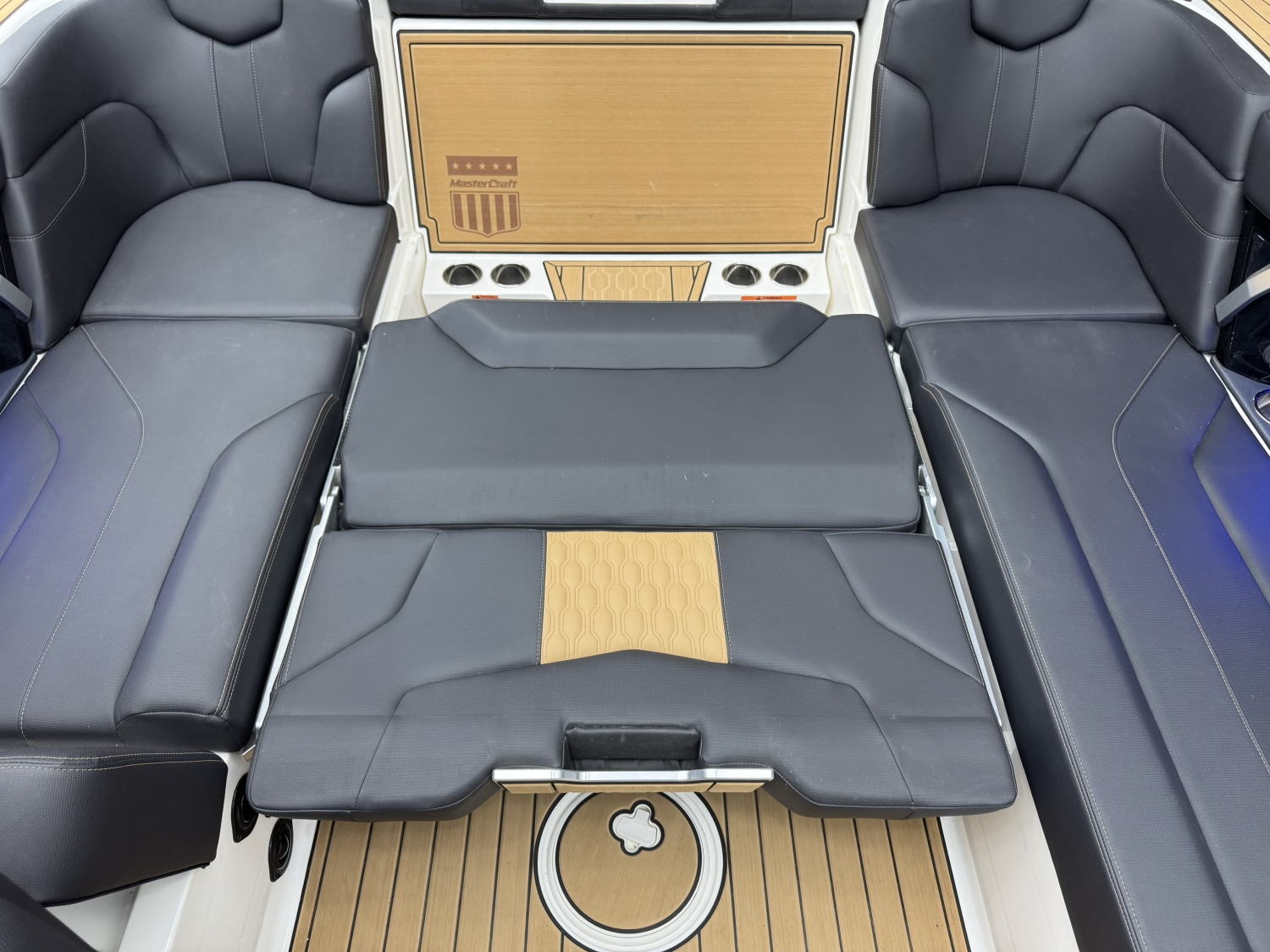 2022 MasterCraft XT23