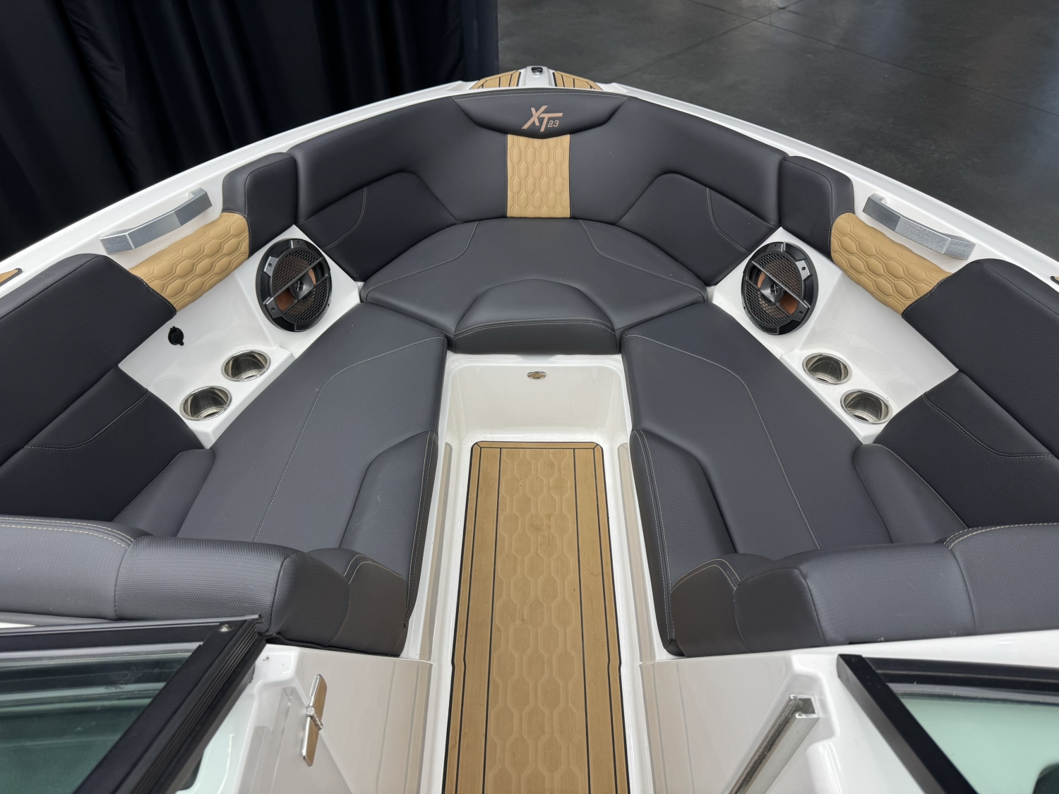 2022 MasterCraft XT23