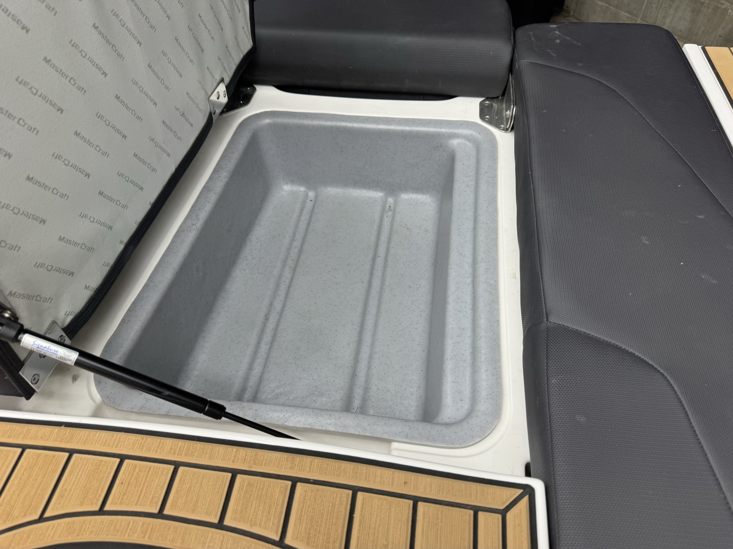 2022 MasterCraft XT23