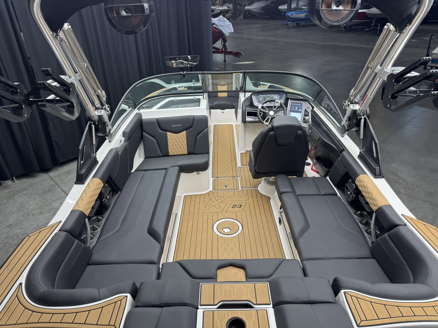 2022 MasterCraft XT23