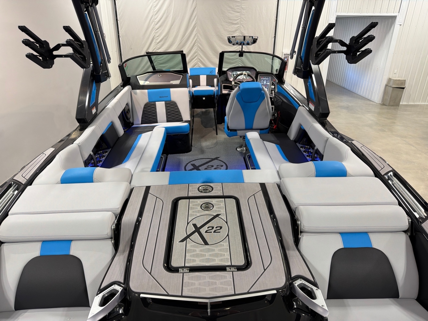 2023 MasterCraft X22