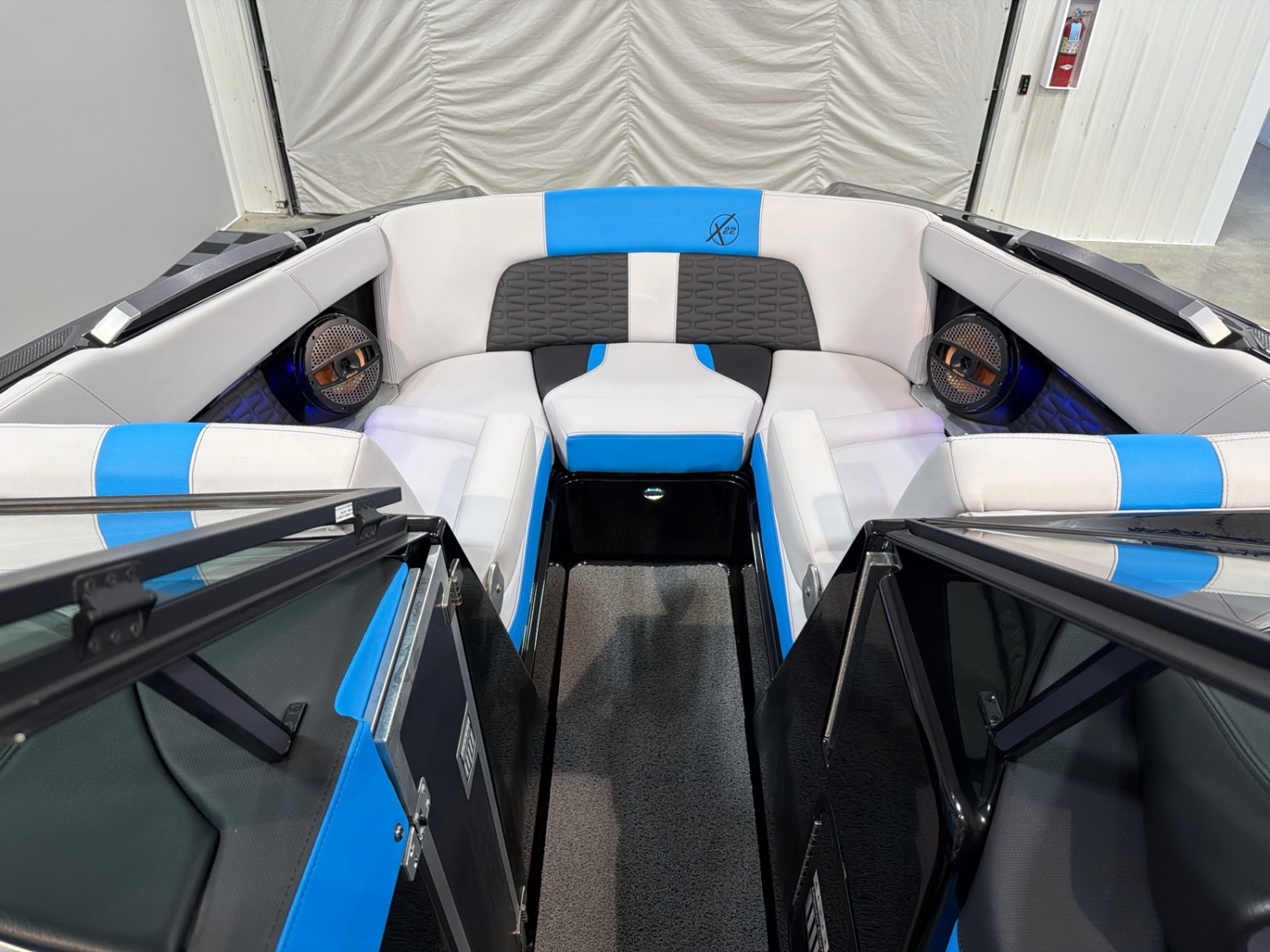 2023 MasterCraft X22