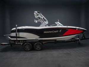 2016-mastercraft-x23-131737-image1