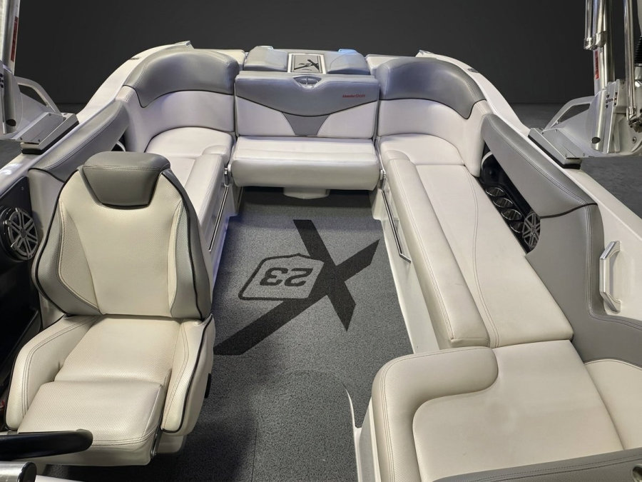 2016-mastercraft-x23-131737-image3