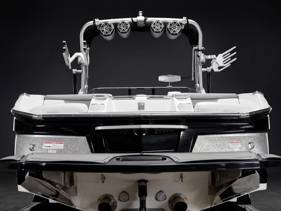 2016-mastercraft-x23-131737-image4