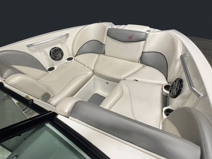 2016-mastercraft-x23-131737-image8