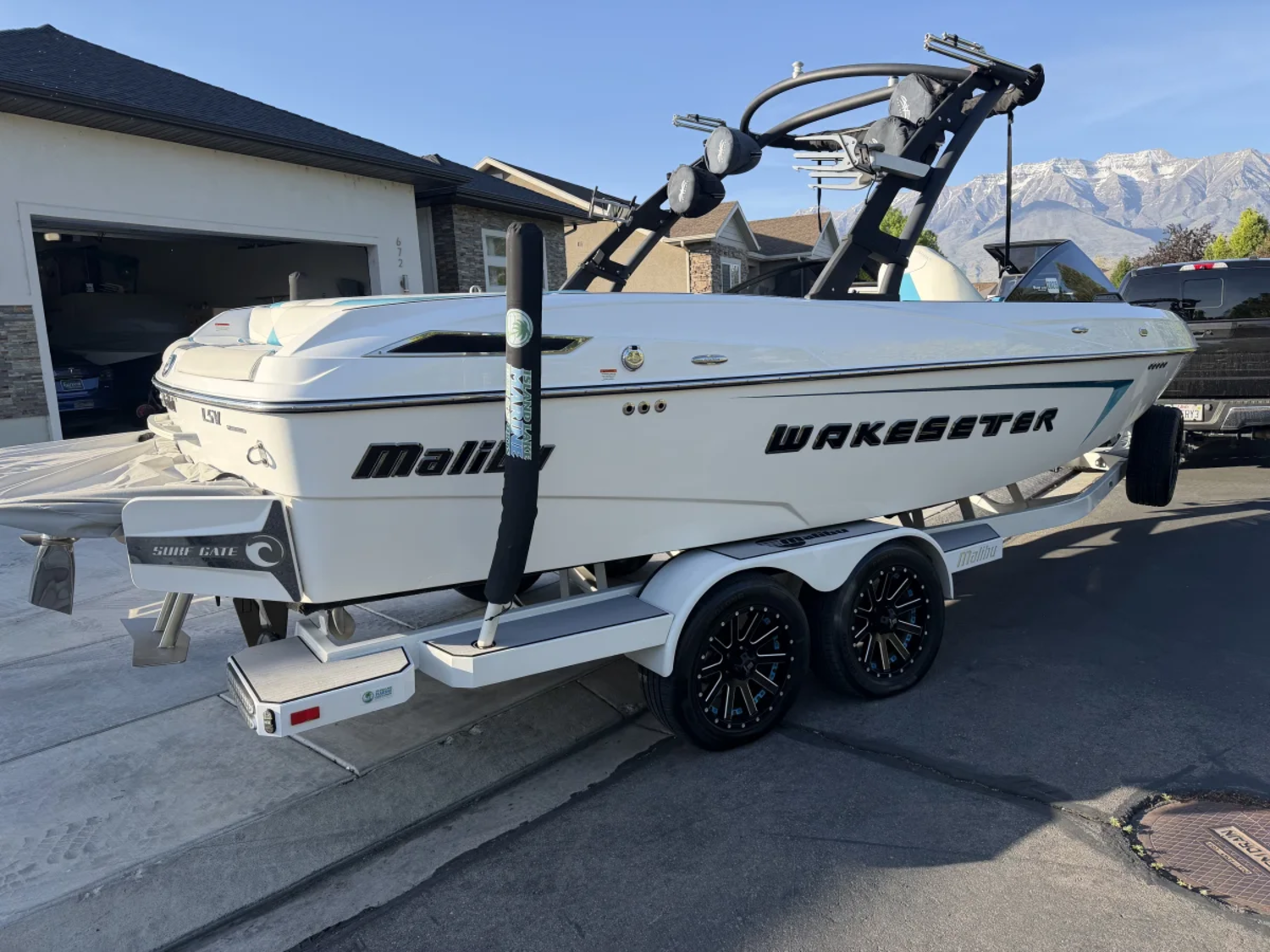 2016 Malibu 23 LSV  only 296 hours